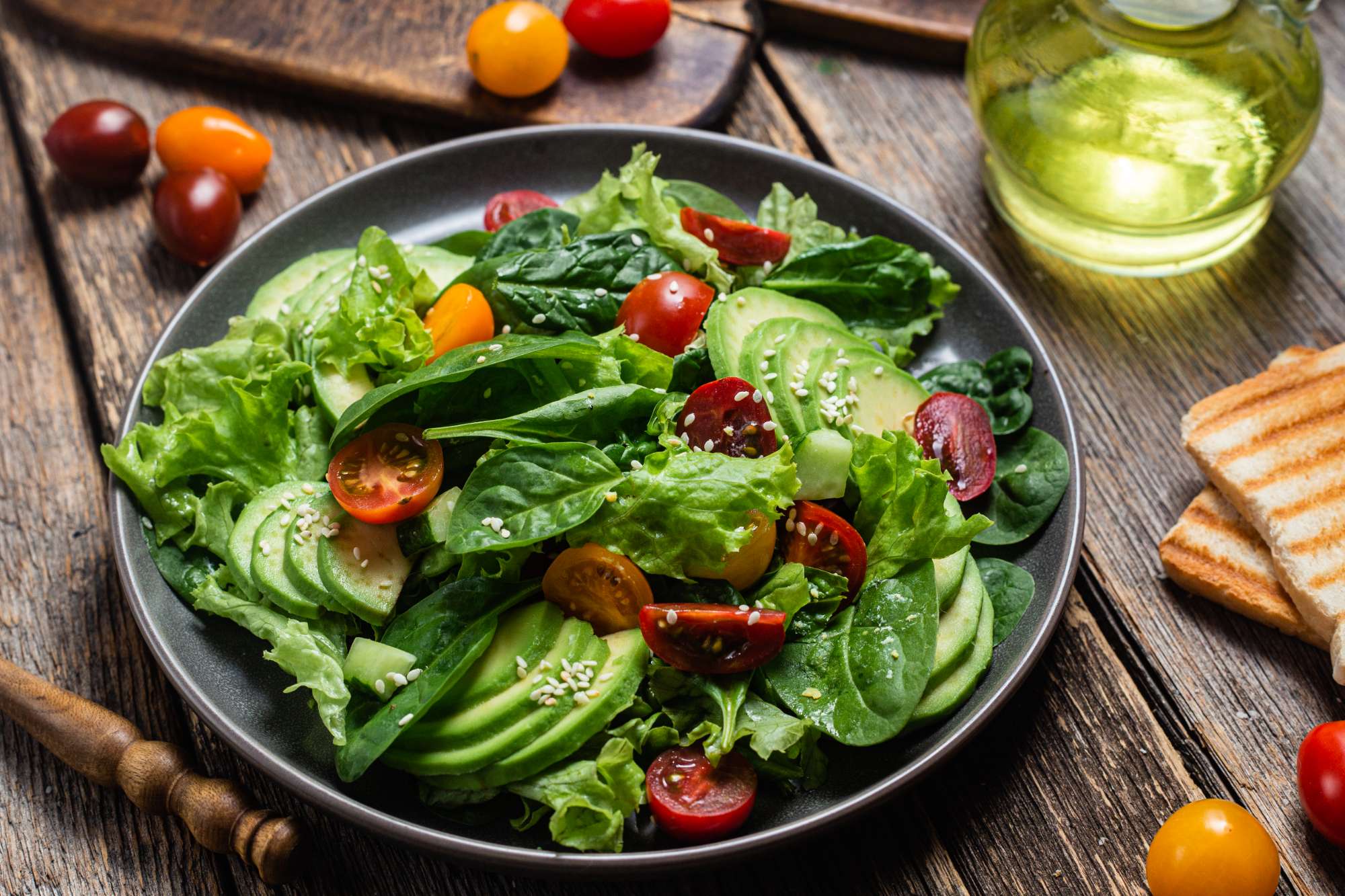 salad-with-spinach-avocado-tomatoes-plate-vegetarian-salad-(2).jpg