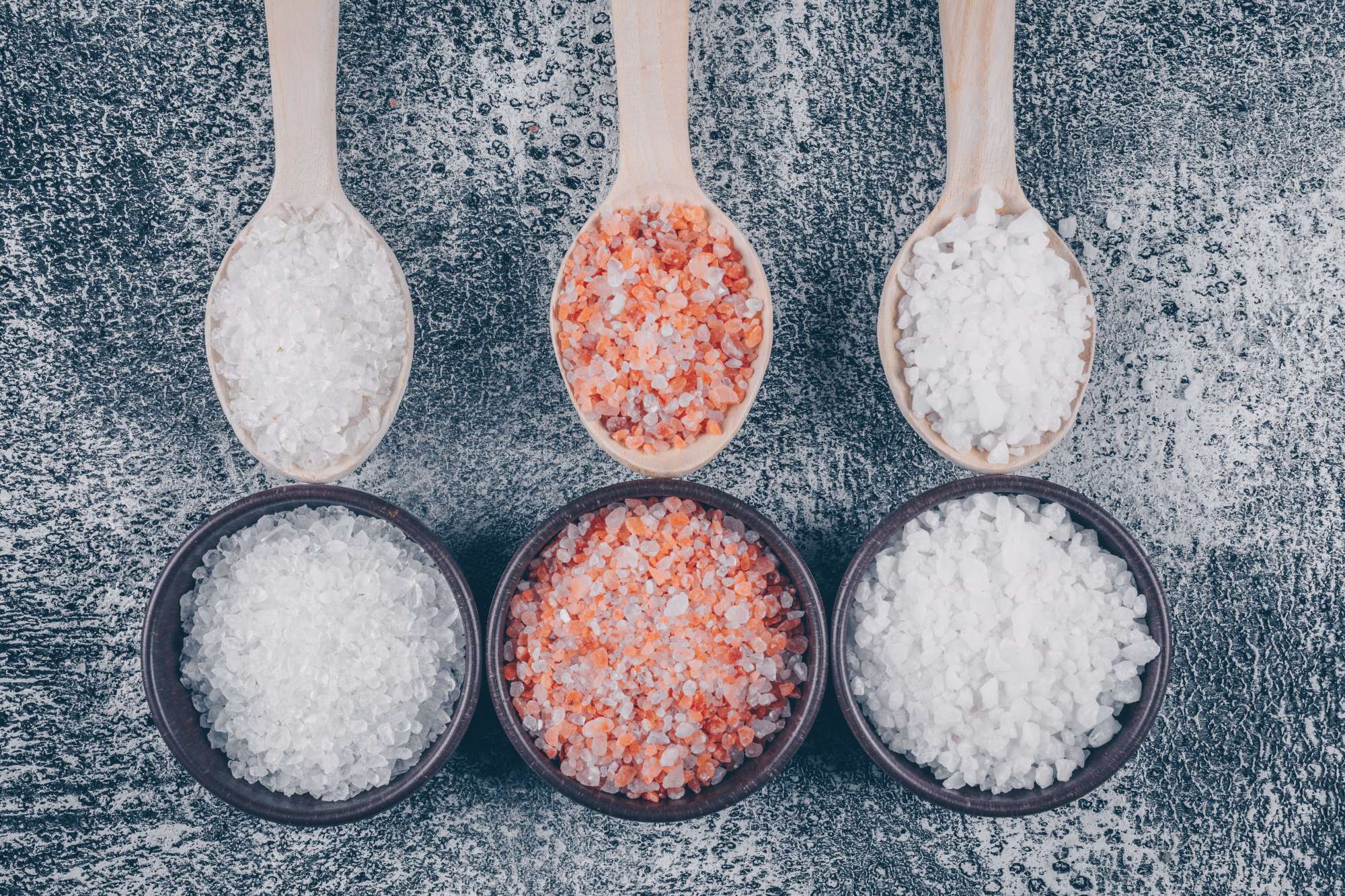 set-himalayan-salt-sea-salt-bowls-wooden-spoons.jpg